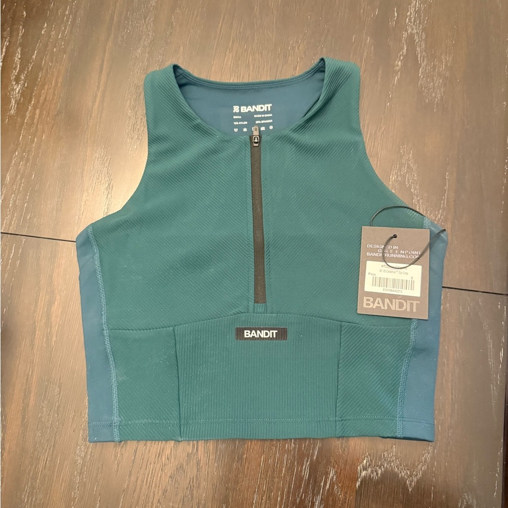 Bandit running cadence zip front crop in pine size small